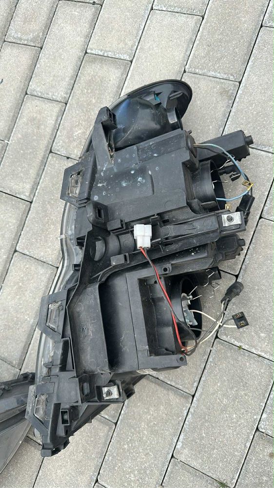 BMW E46 sedan lift lampy / reflektory przednie kompletne / ringi