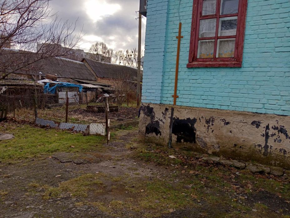 Продам будинок  квартиру з своїм власним двором в с.Центральне