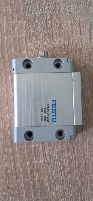 Siłowniki Festo nowe