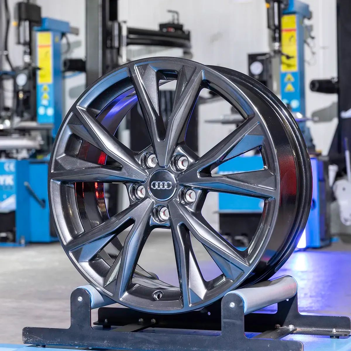 NOWE Oryginalne Felgi Audi 18 A3 A4 A6 A8 Q2 Q3 TT