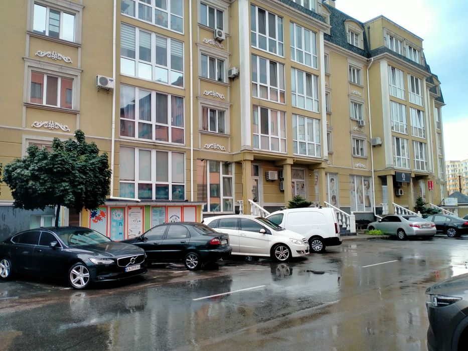 Продам комерційне приміщення в ЖК Софія. Вулиця Миру 7.