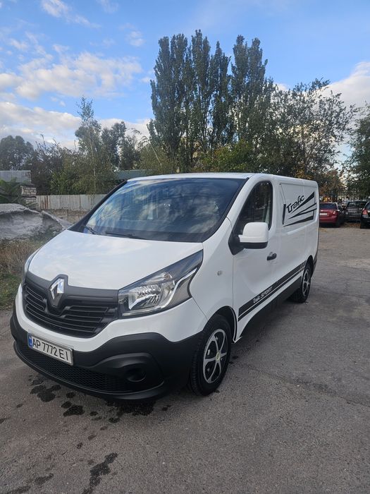 Терміново продам Renault trafic 3