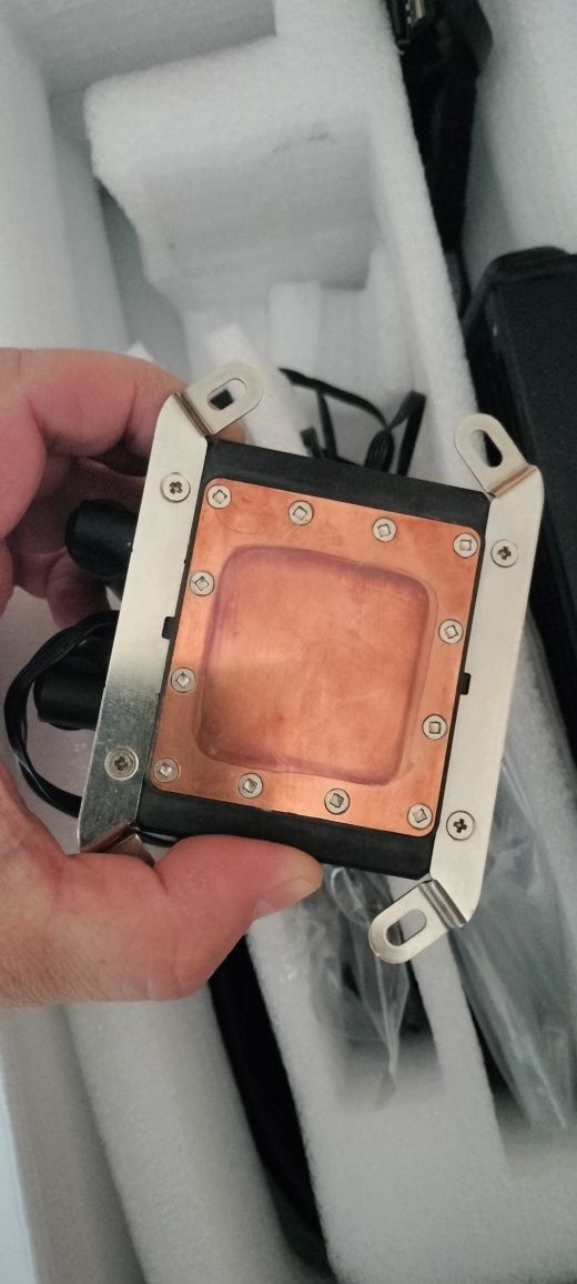 Chłodzenie AIO SilentiumPC Navis 240 RGB