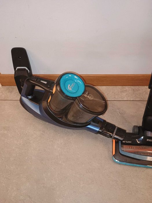 Odkurzacz myjący z mopem PHILIPS Aqua 5000 w super stanie