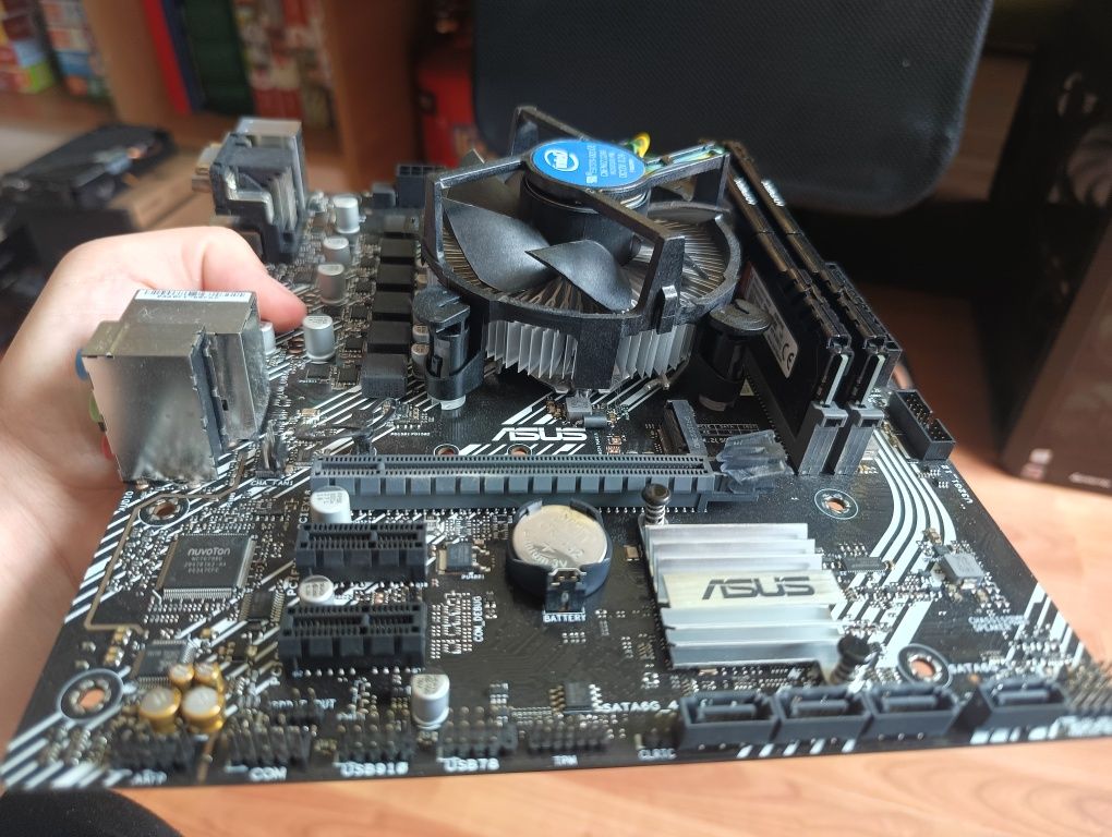 GTX 1650 4gb, zasilacz chieftec 500W, dysk HDD 2tb, 500gb + reszta