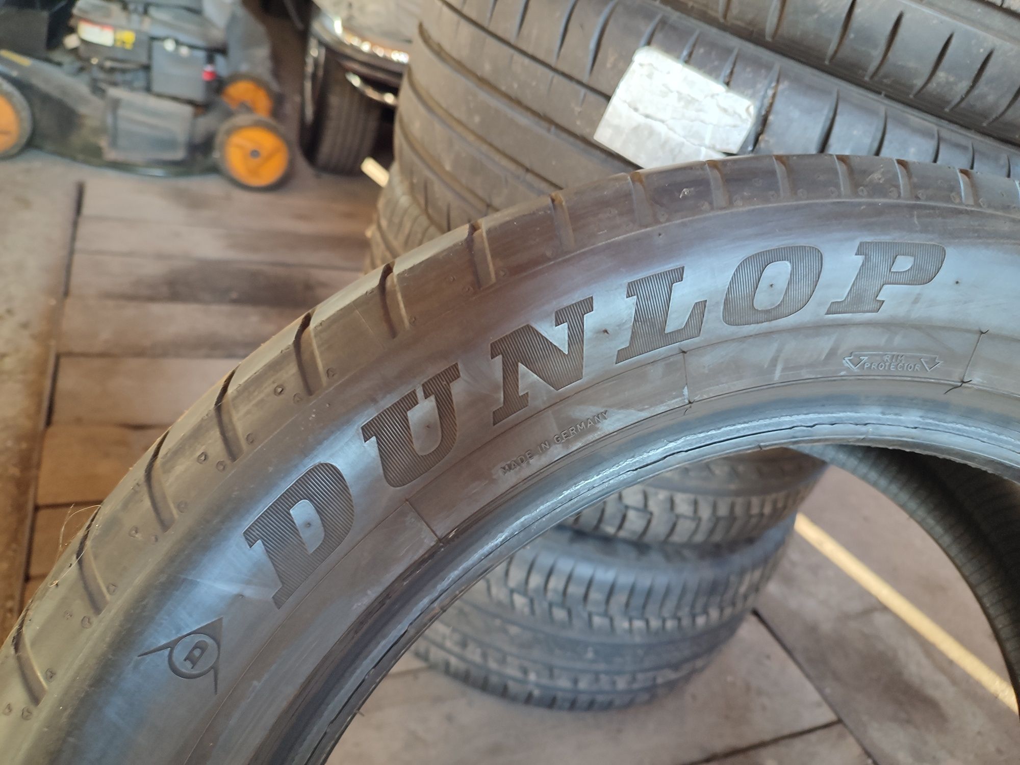 Dwie opony Dunlop Sport Maxx RT 235/55/19 101W