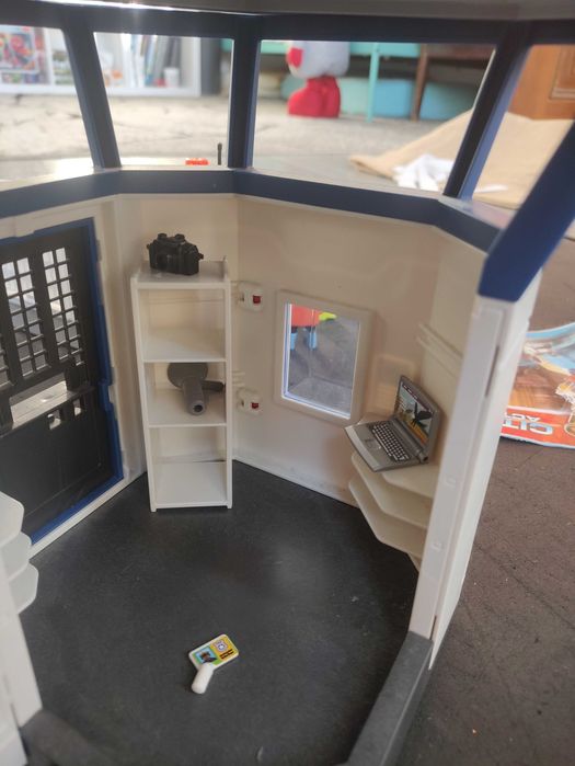Komisariat policji playmobil 6919 + Robot policyjny 70571