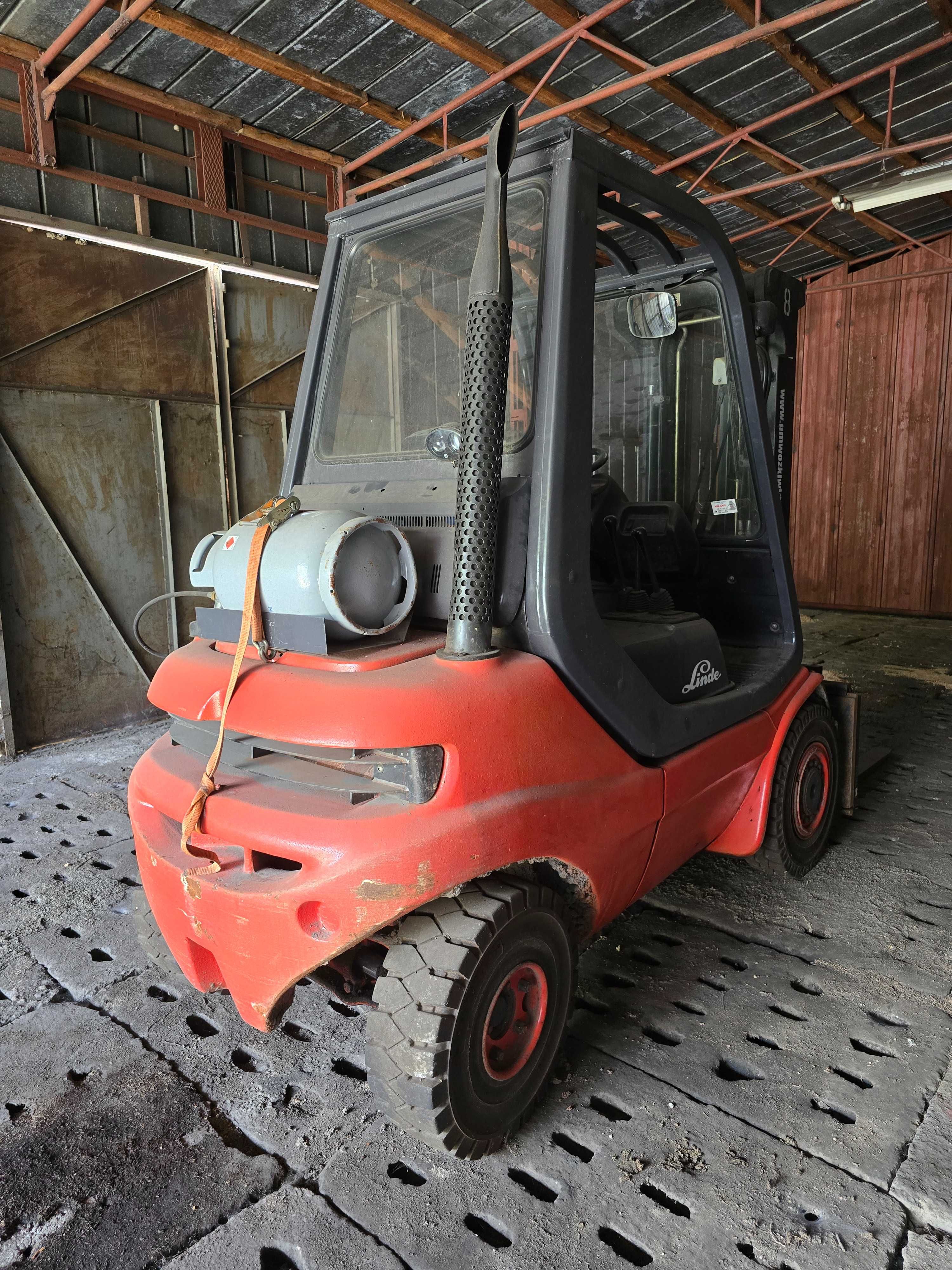 Wózek widłowy LINDE H25T-03, przesuw boczny