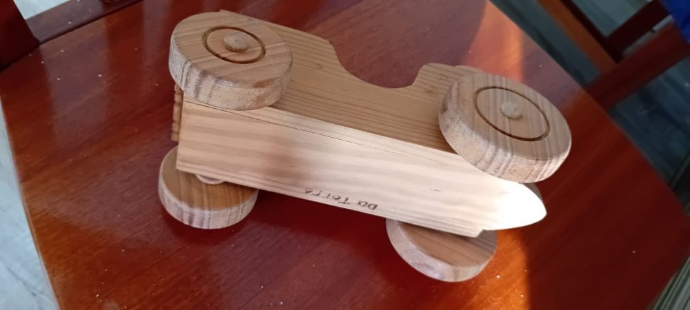 Carro de madeira - brinquedos antigos