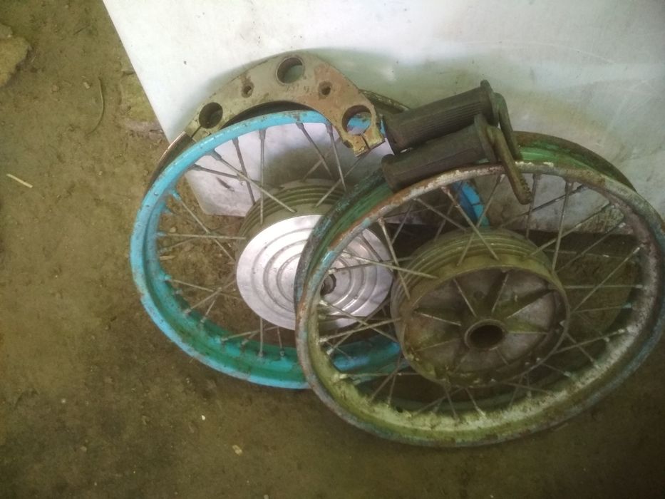 Продам диск мото на 18