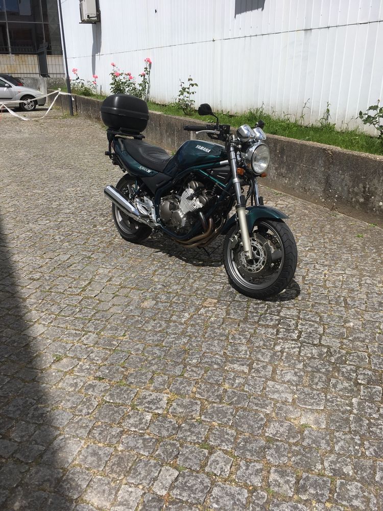 Yamaha XJ600 como nova