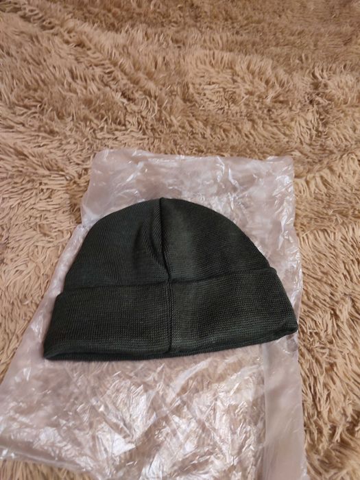 Продам шапку оливковую