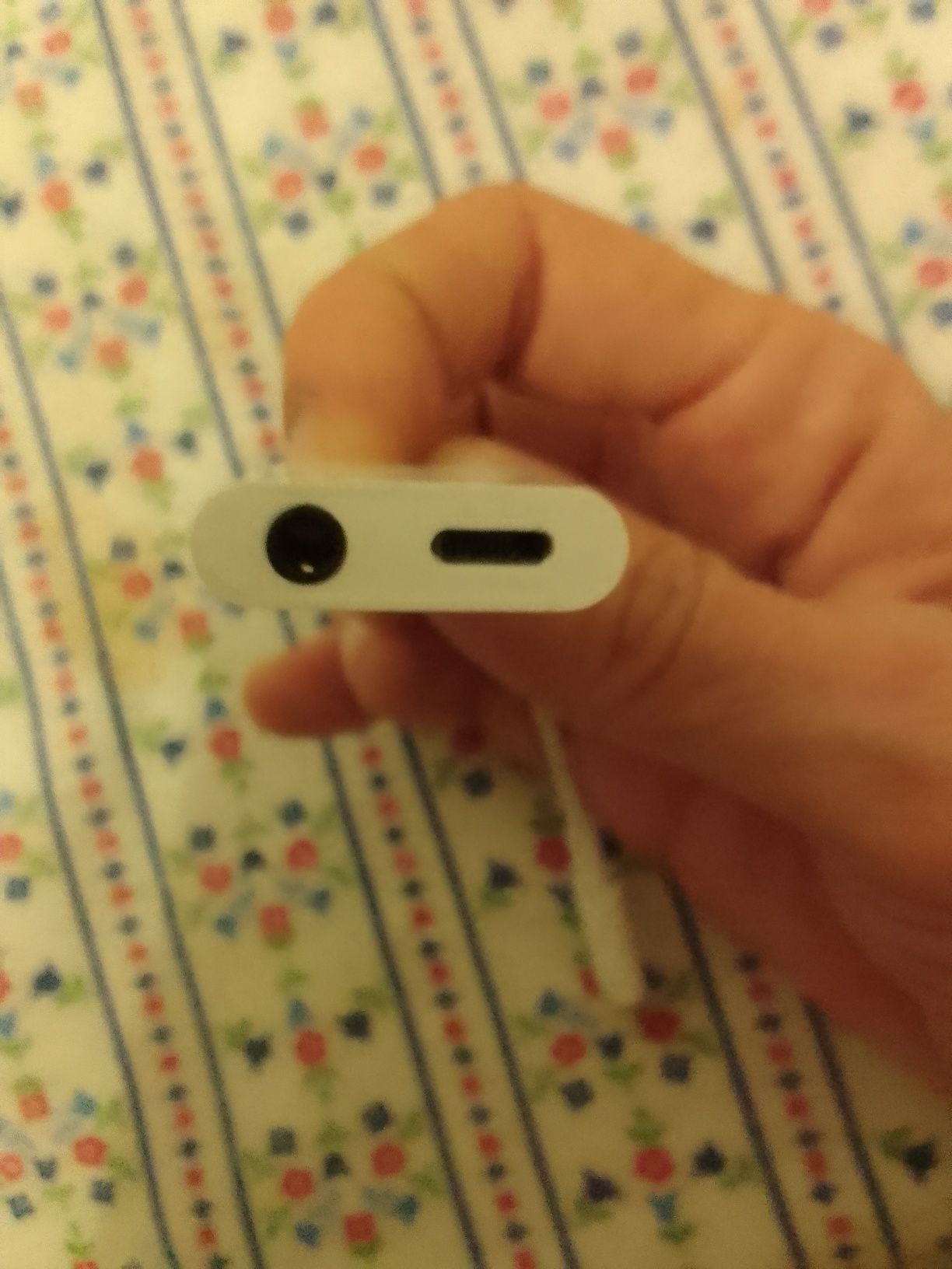 Adaptador de audio Jack 3.5 e carregador Apple com phones Apple
