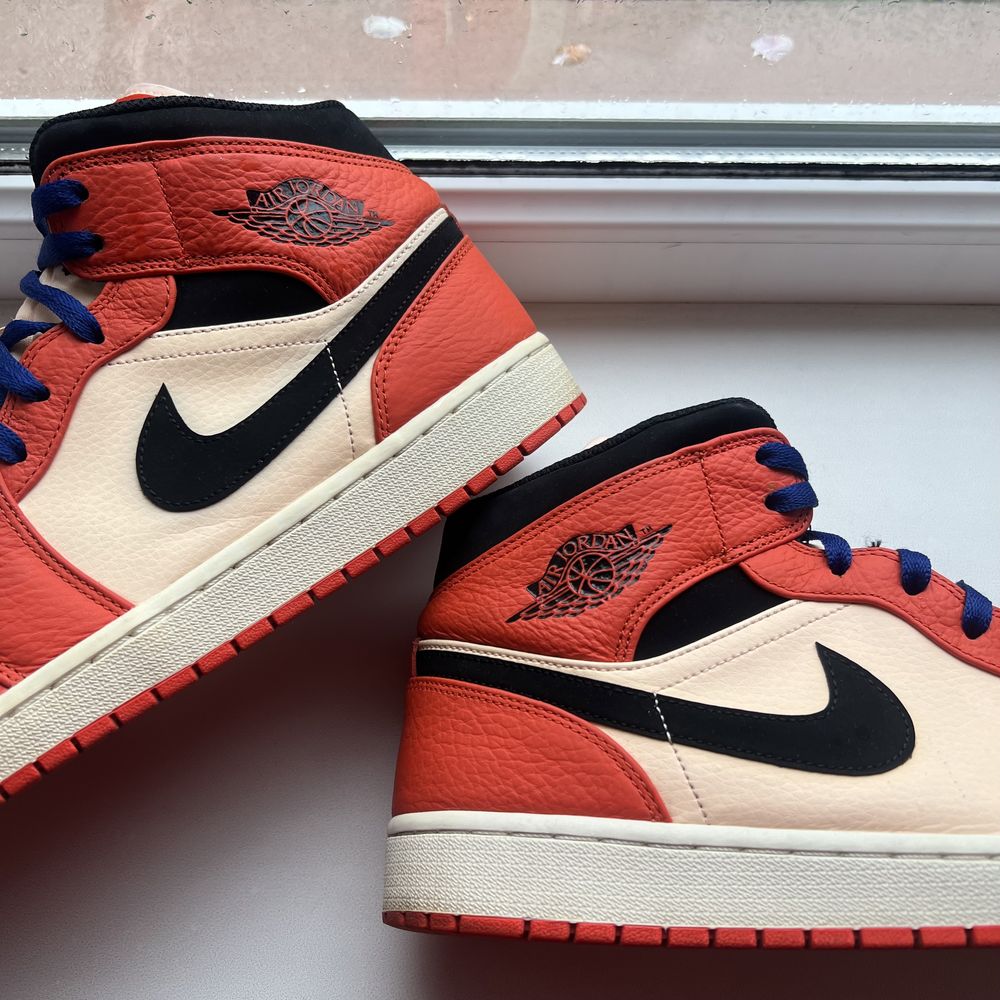 Jordan 1 Mid Team Orange Black оригінал