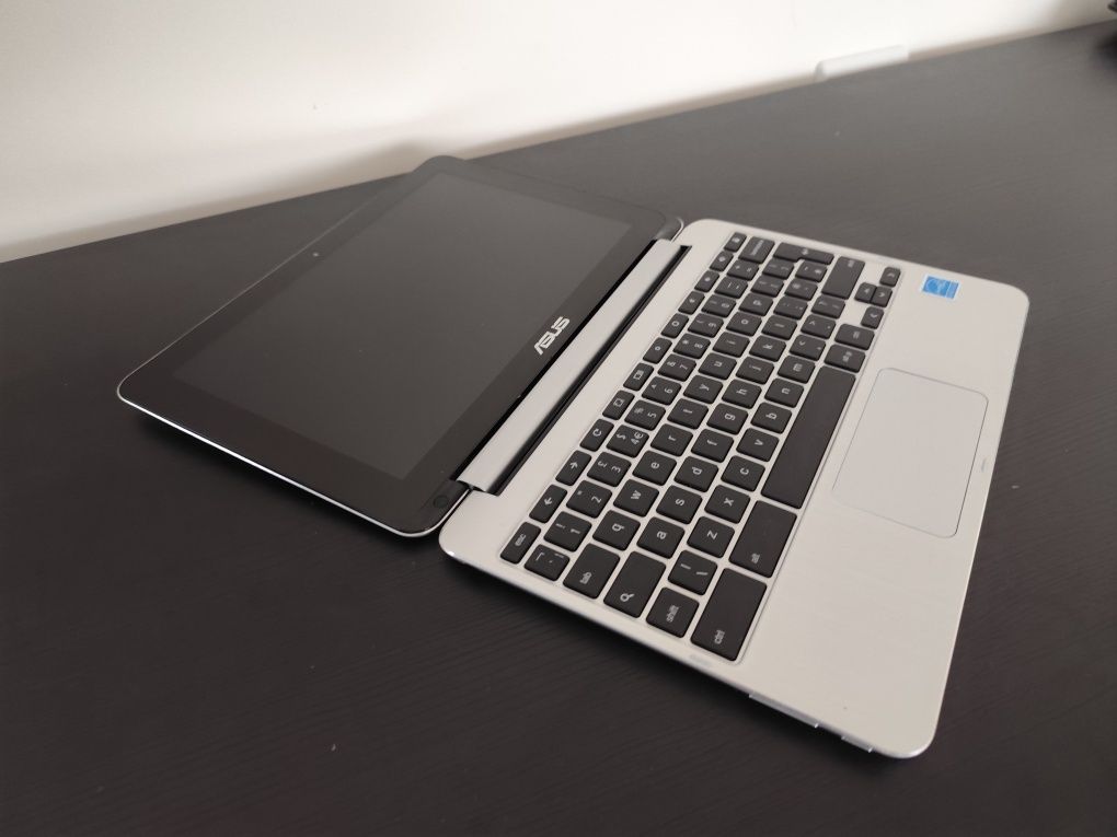 Маленький сенсорний нетбук Asus 10.1 новий!