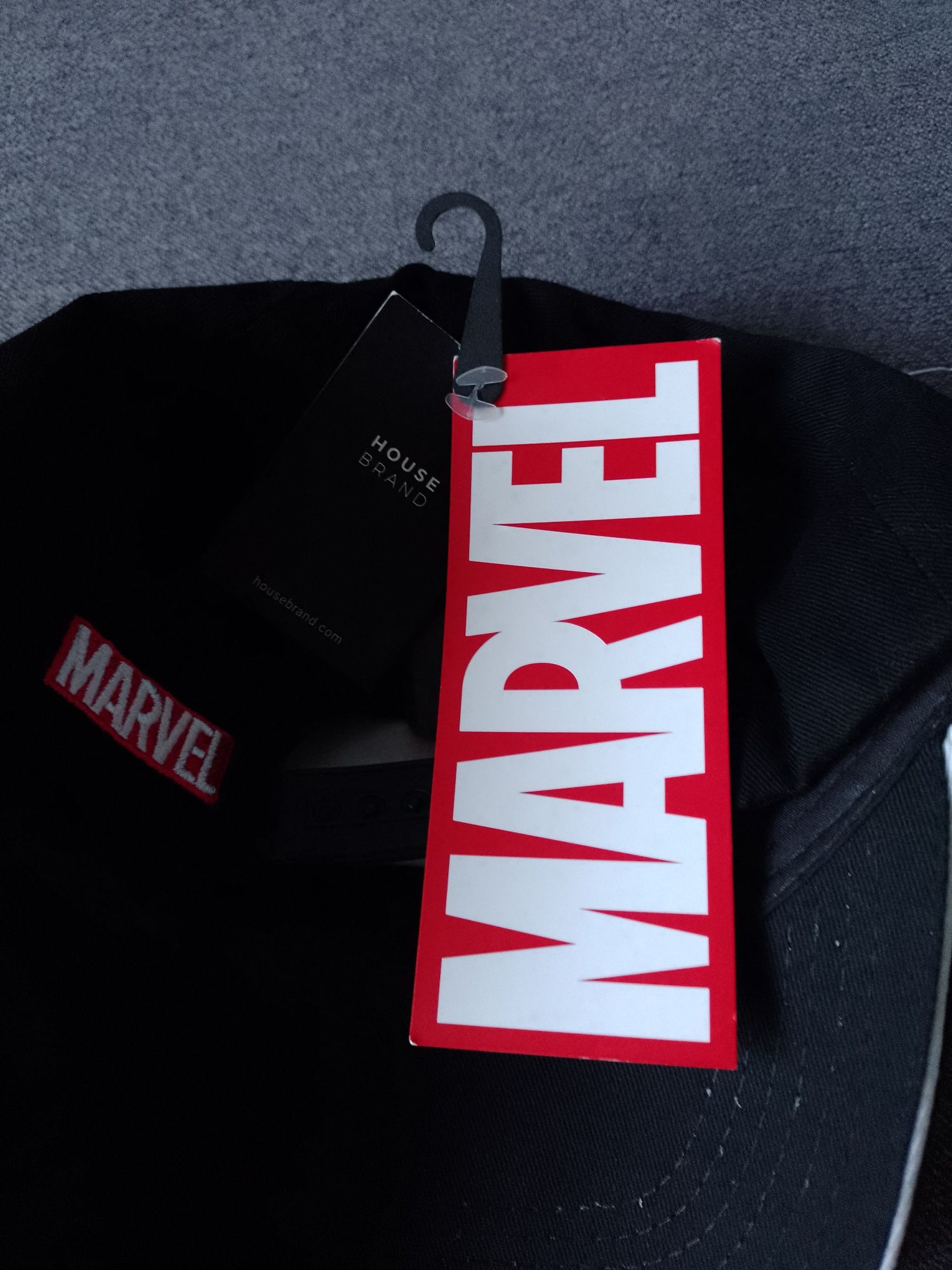 Czarna czapka z daszkiem Marvel