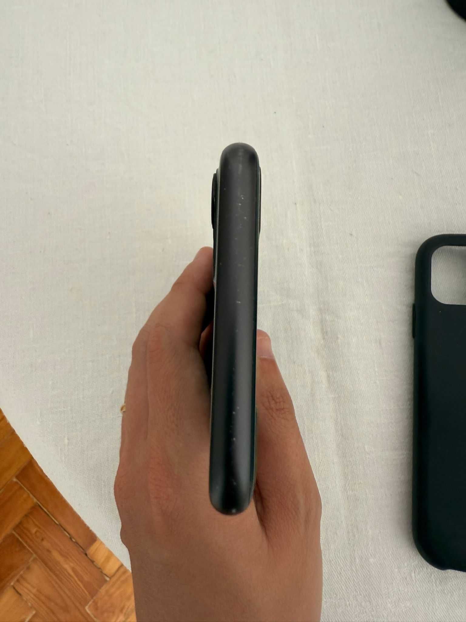 iPhone 11 128GB Preto