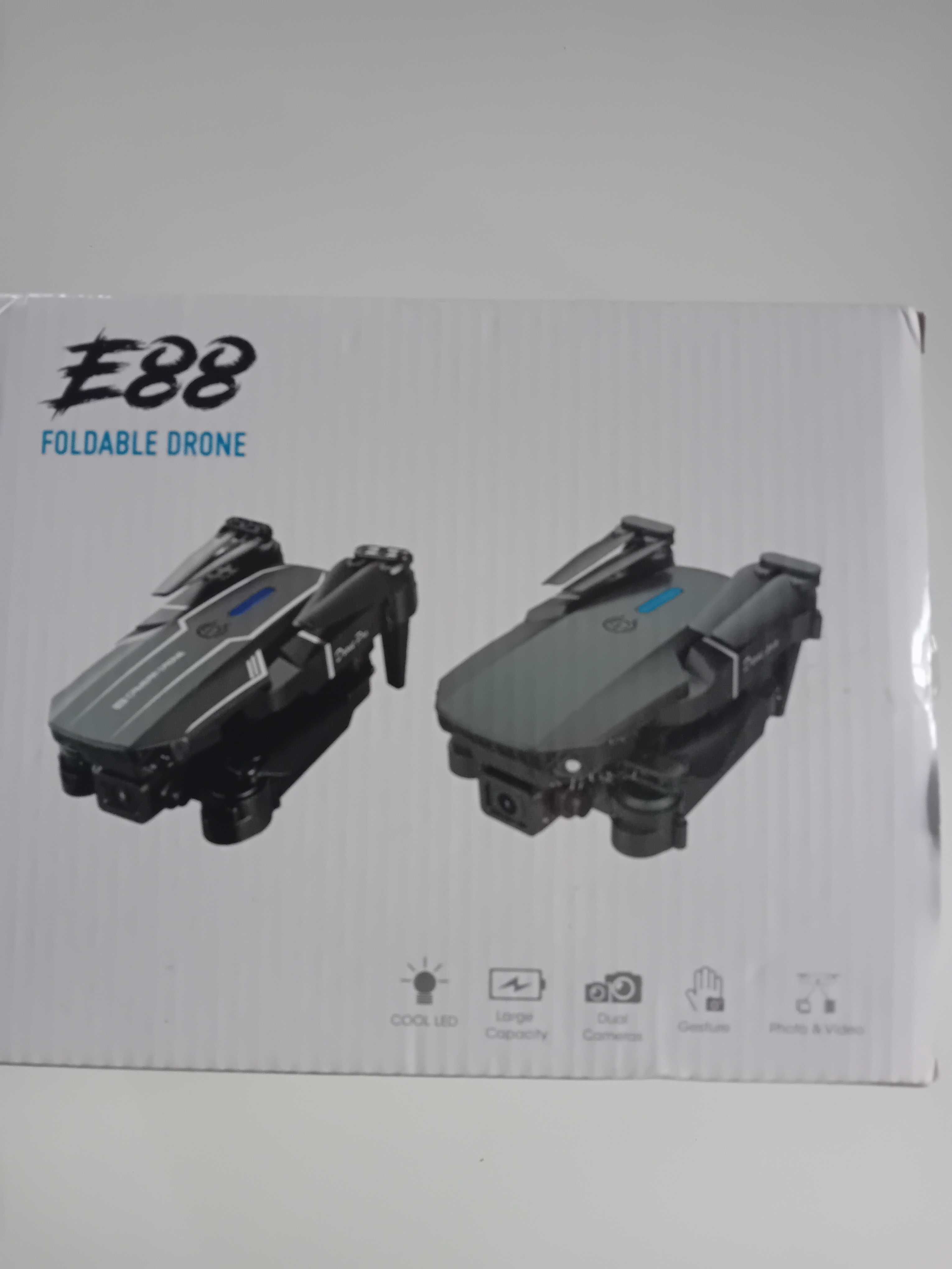 Dron E 88 Pro , kamera 4K  , żyroskop,  Nowy