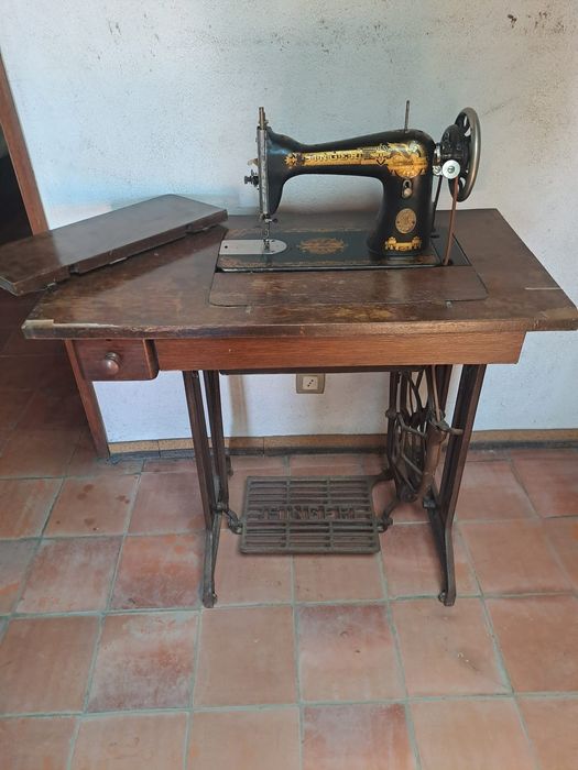 Máquina de Costura Singer n°15 antiga.