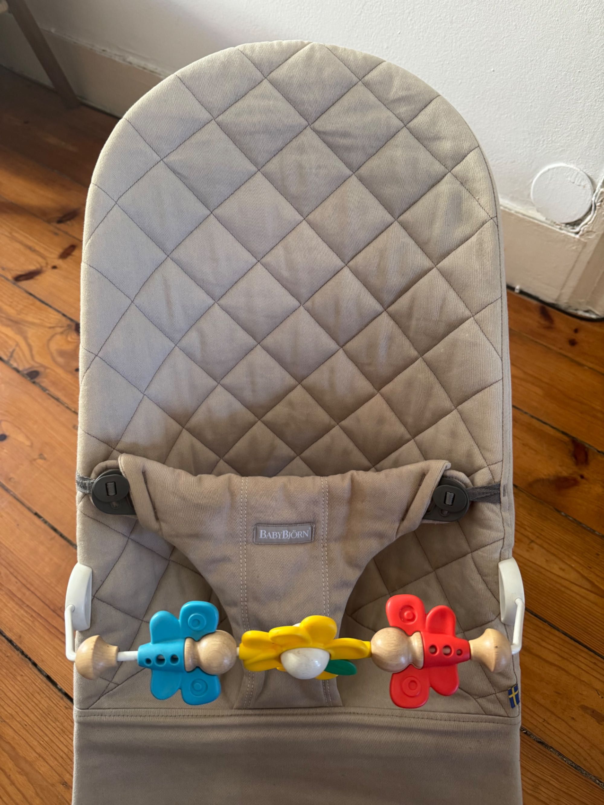 Babybjörn, cor areia, acolchado clássico em ótimo estado