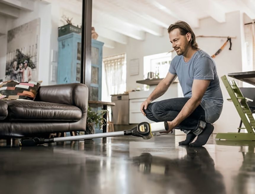 Пылесос ручной для дома Karcher VC 6 Cordless ourFamily (1.198-670.0)