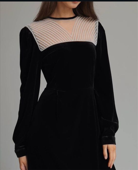 Жіноча вечірня сукня