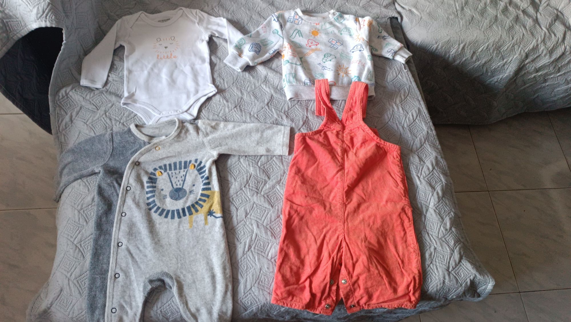 Roupa de menino dos 0 aos 6 meses