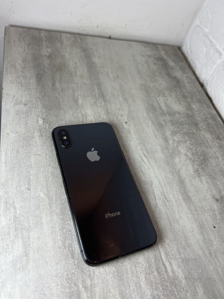 Продам iphone x 64gb вісить на шнурці завжди