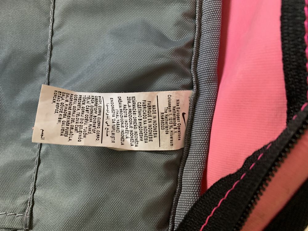 Różowy plecak Nike