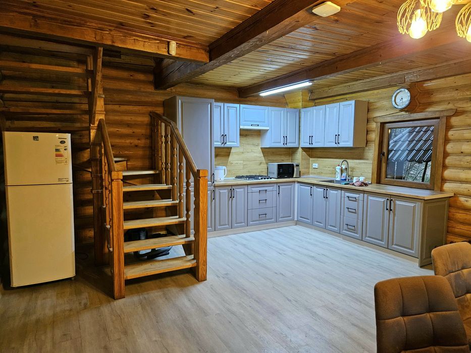 Котедж в Карпатах з басейном. Будинок в Мигово, оренда