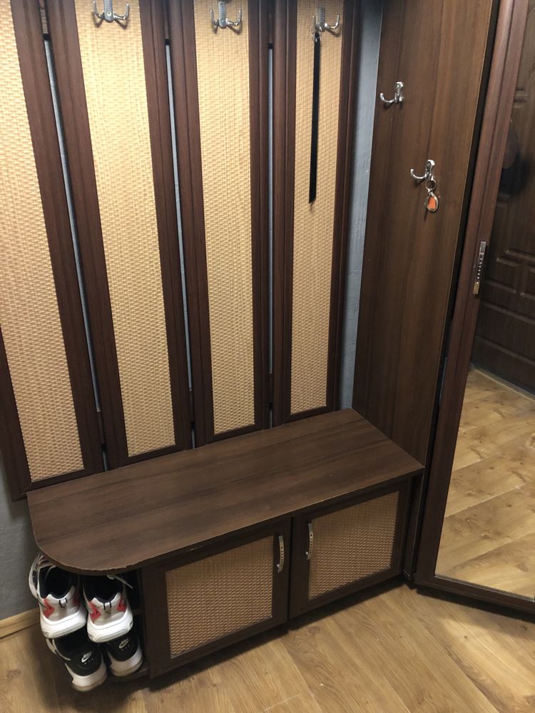 Прихожа в доброму стані