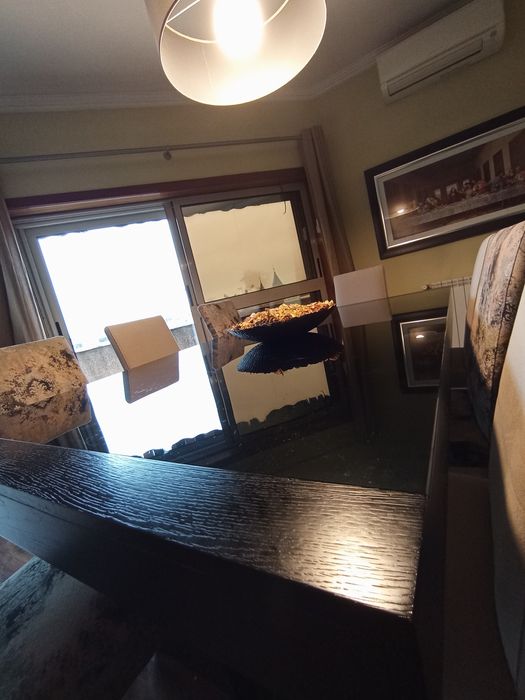 Mesa de sala em wengue (sem cadeiras)