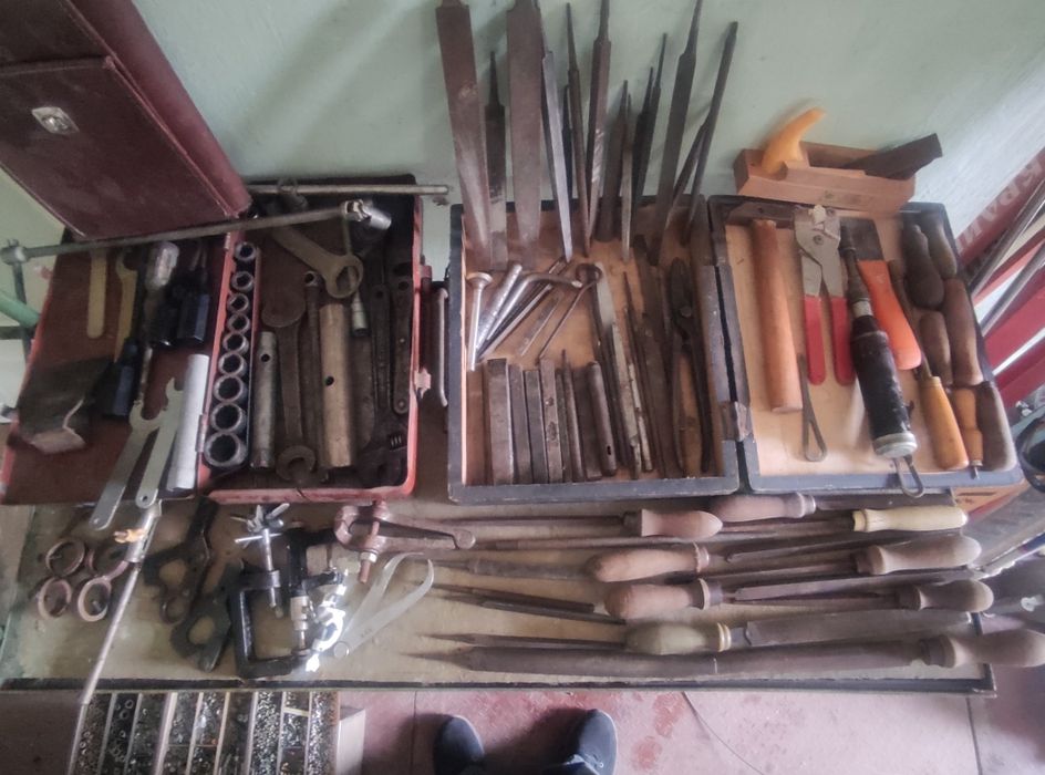 Старі речі з гаража, фотоапарати, ел. прибори тощо