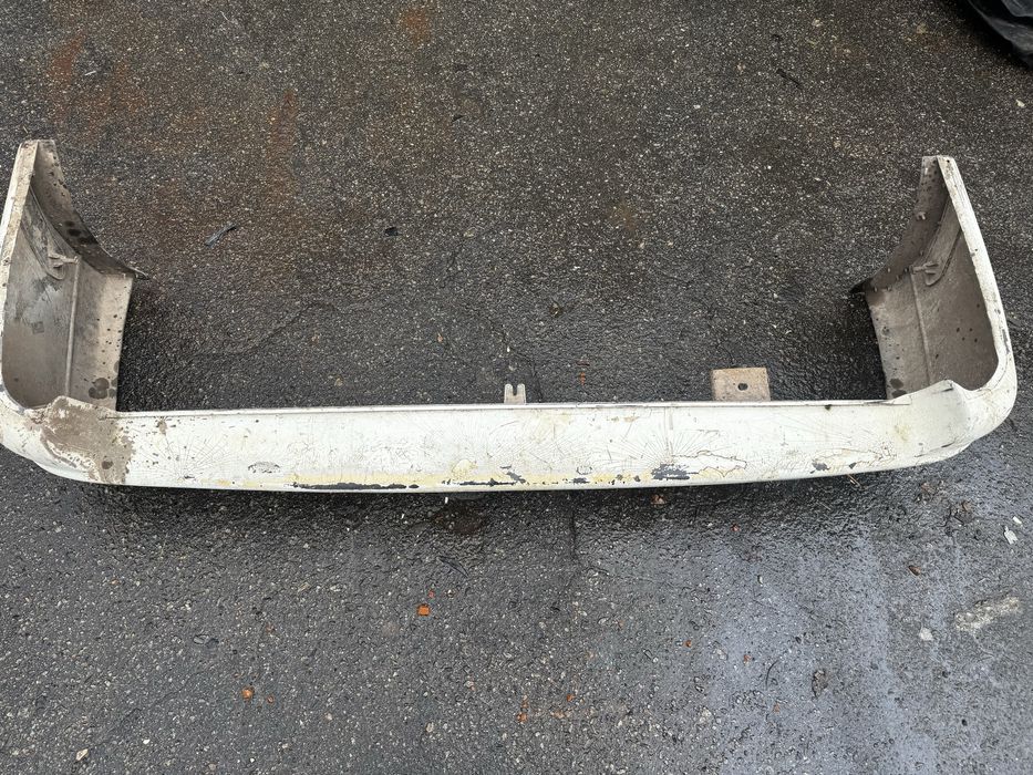 Задний бампер Volkswagen Caddy