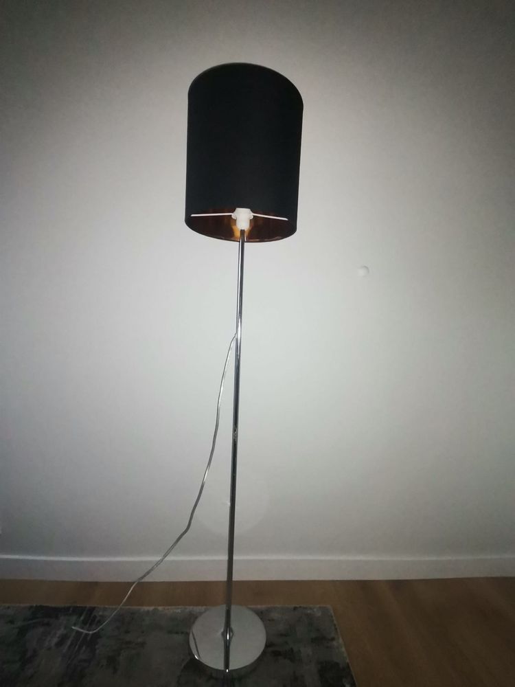 lampa podłogowa