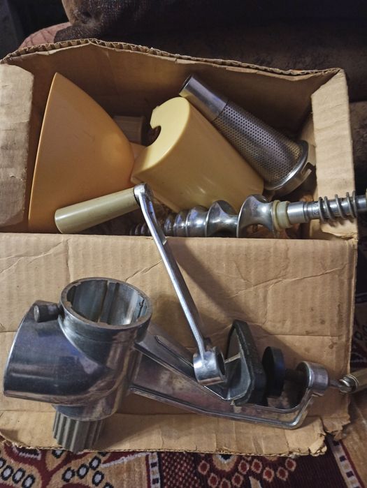 Соковыжималка " Струмок-2".