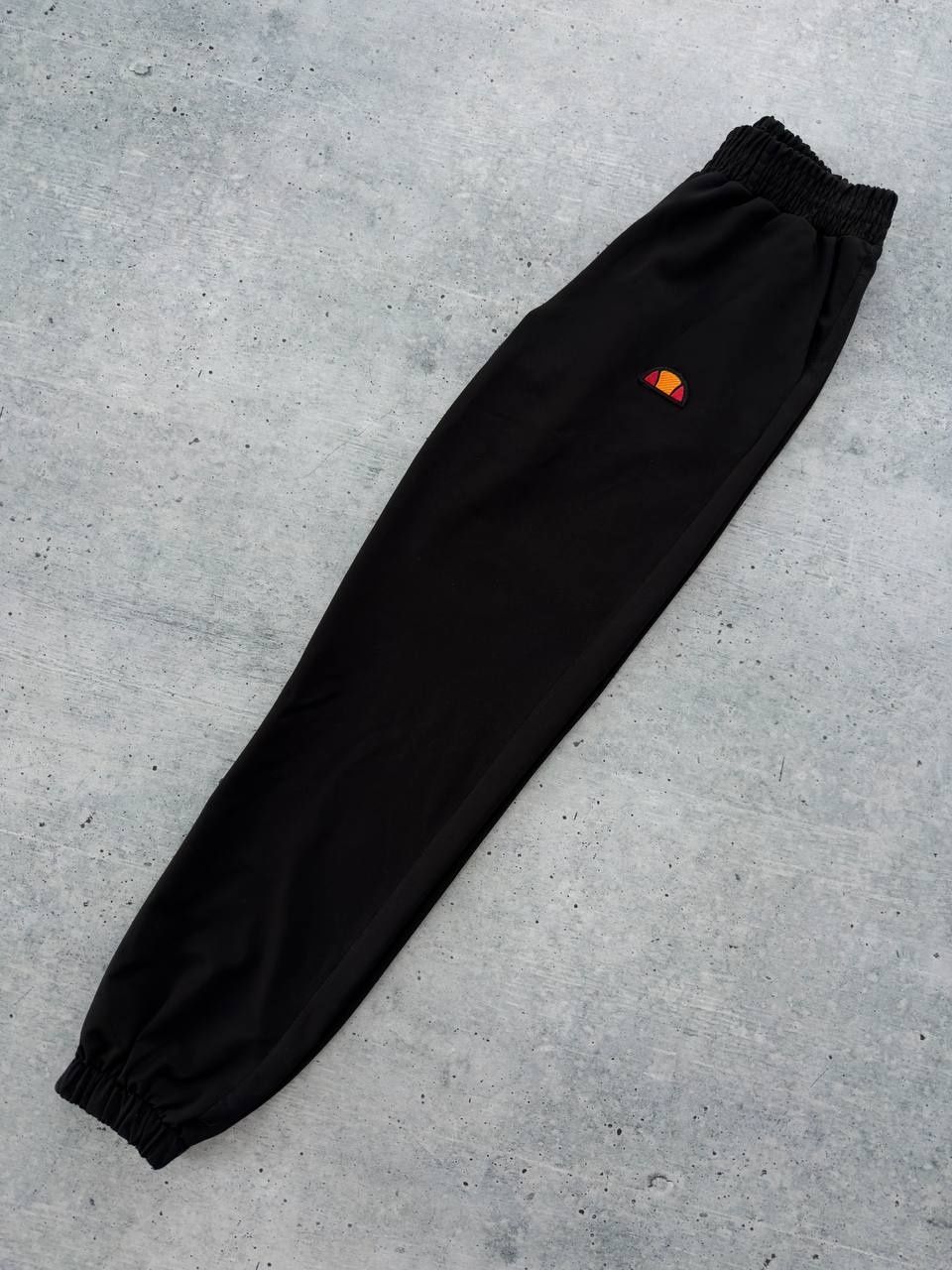 Черные штаны спортивные Эллесс весенние Ellesse мужские лого
