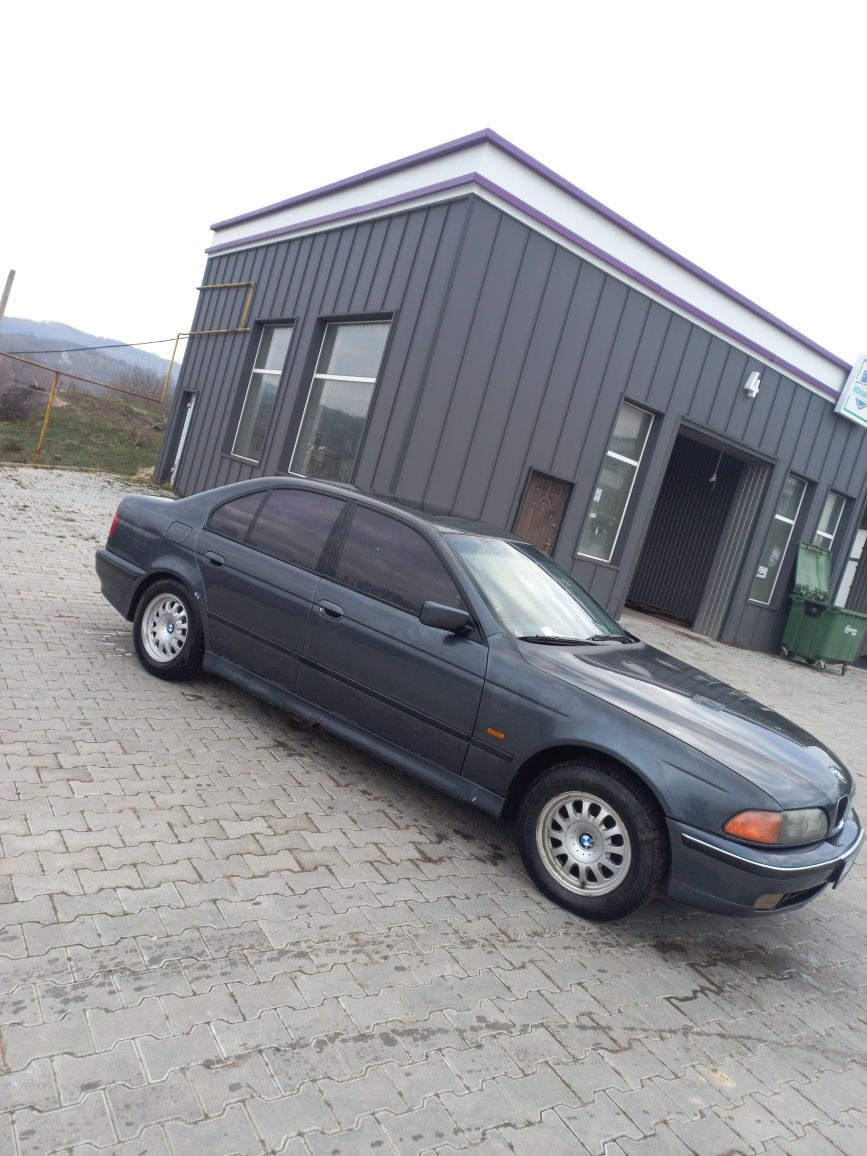 Продам BMW e39 2.5 бенз/газ