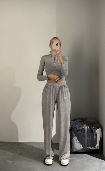 Дуже стильний костюм Ace