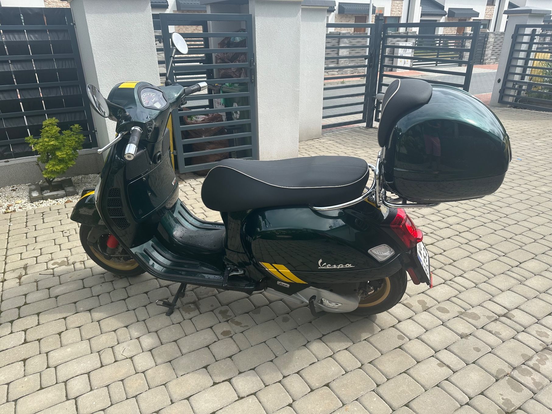 Vespa GTS Vespa GTS 125 Pierwszy właściciel Salon Polska