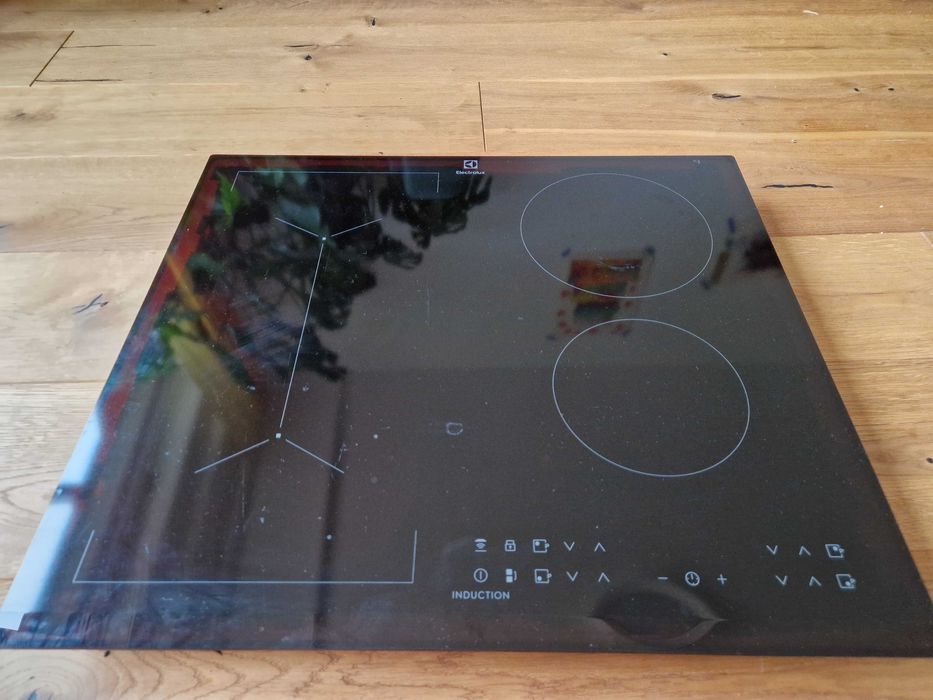 płyta indukcyjna electrolux Slim-fit LIV63431BK 59cm