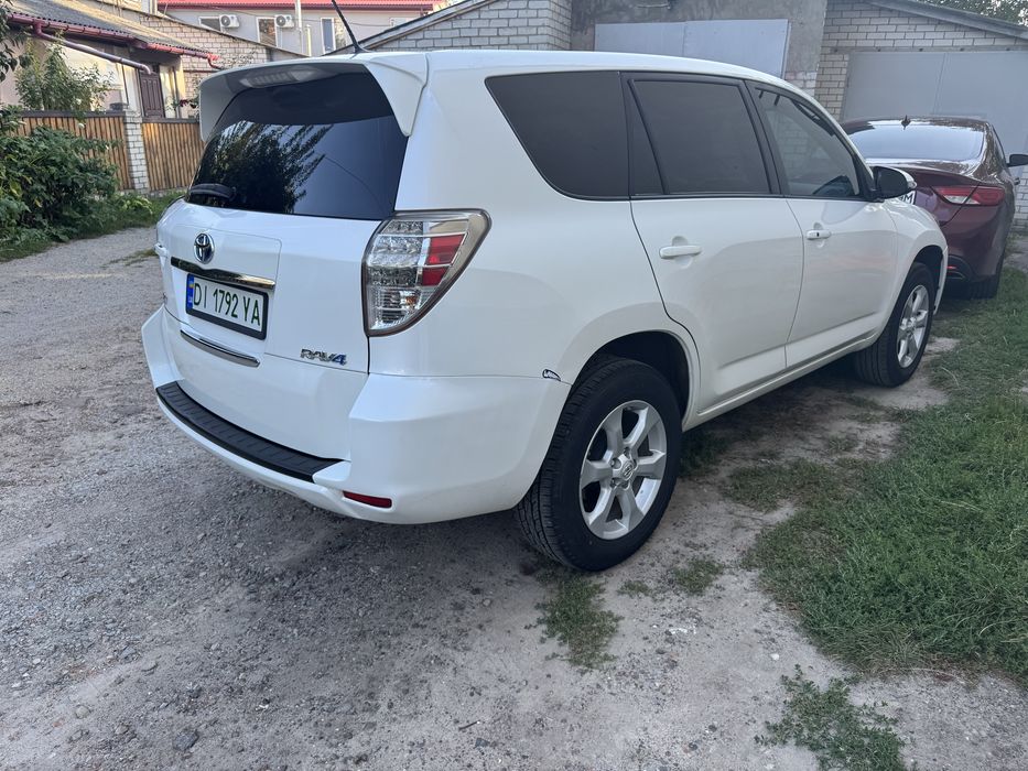 Toyota rav4, electric 42kw запас ходу 150-170км
