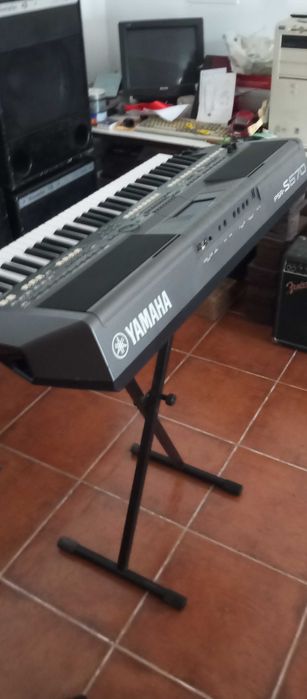 Yamaha psr s 670