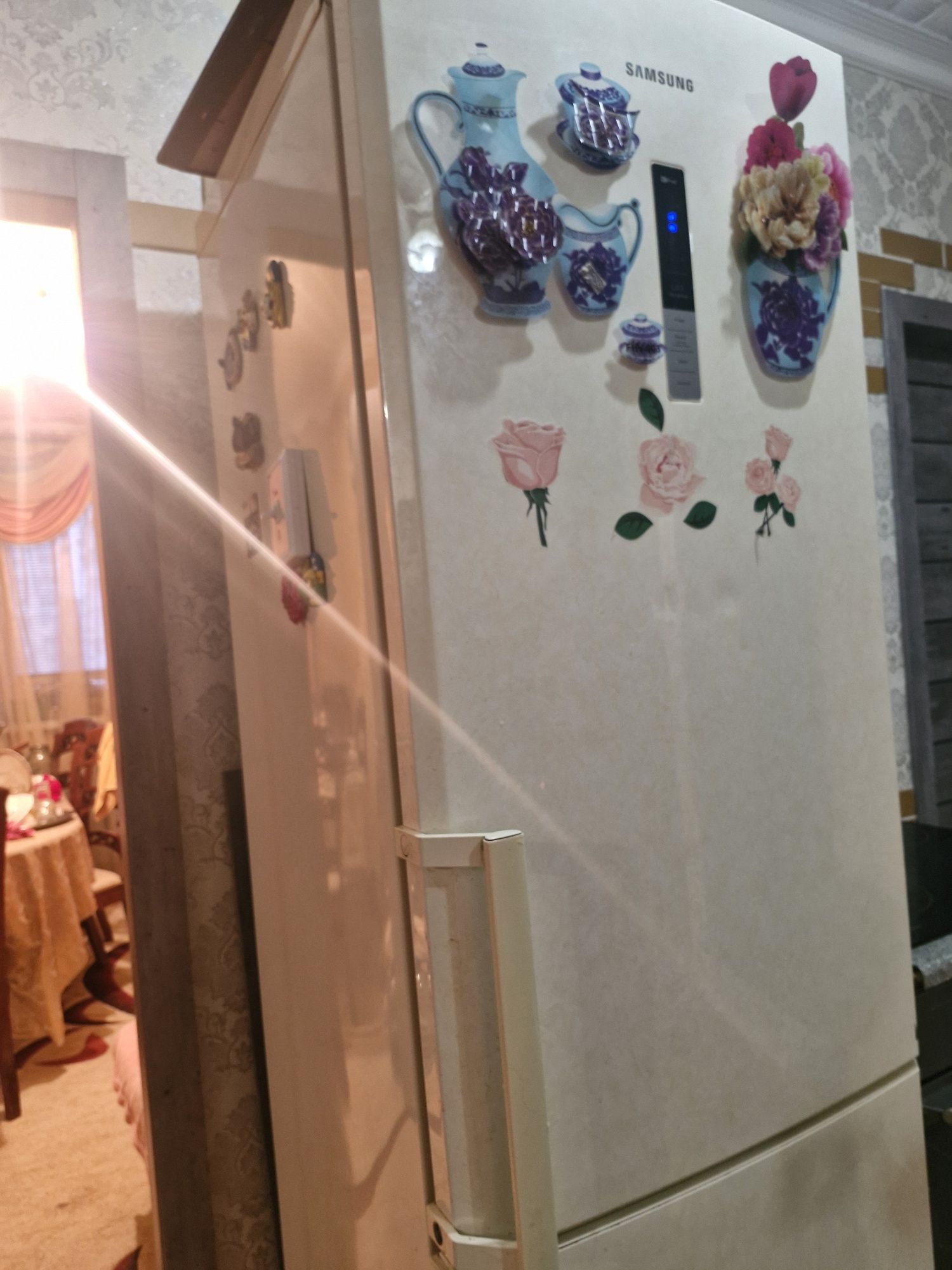 Продам холодильник Samsunq