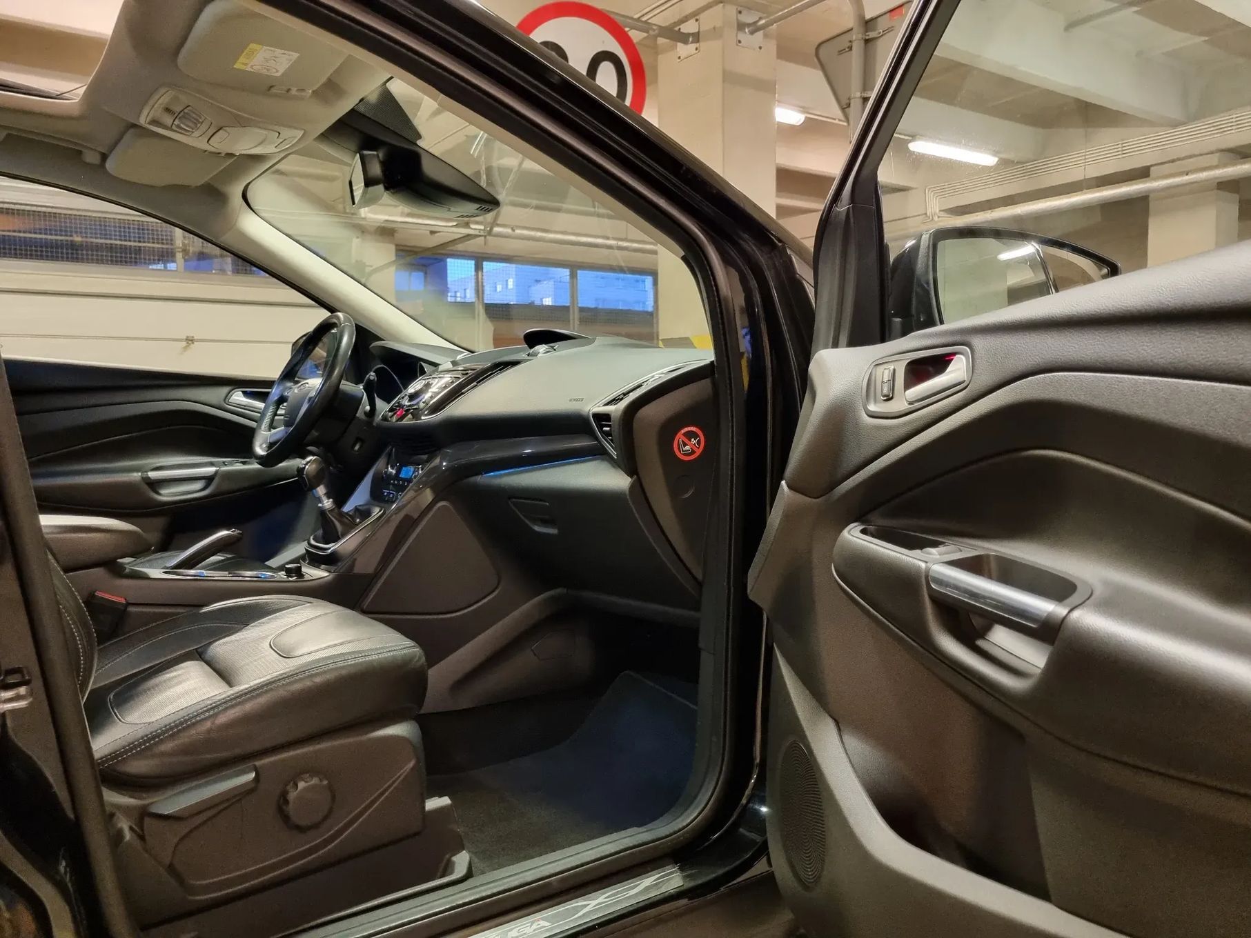Ford Kuga 2.0 TDCi 180KM 4x4 PLATINIUM PEŁNE Wyposażenie Xenon Kamera Asystent