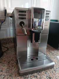 Máquina de café Saeco Type HD8914 em ótimo estado