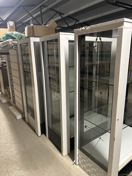 Regały futryny sklepowe