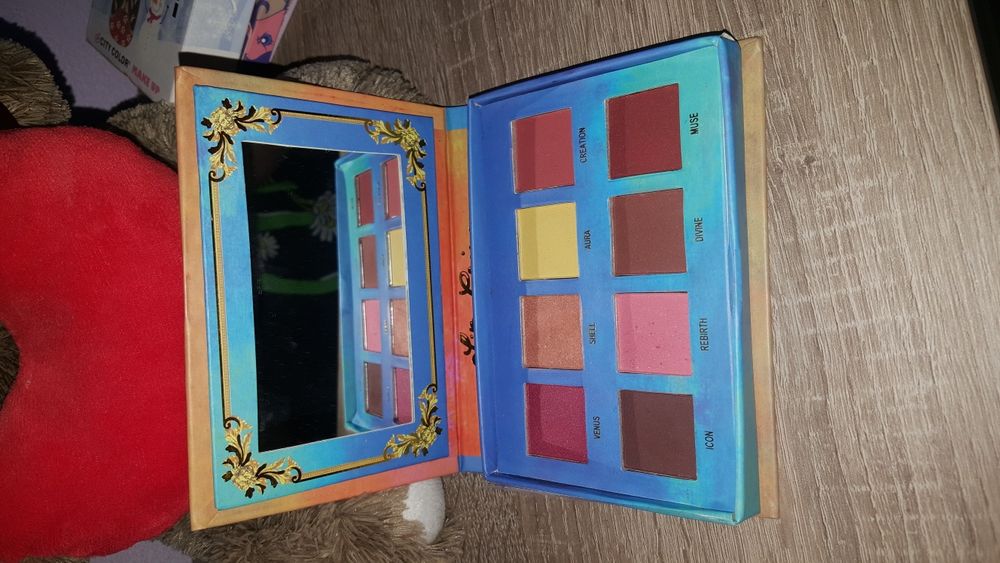 Lime Crime Venus 1