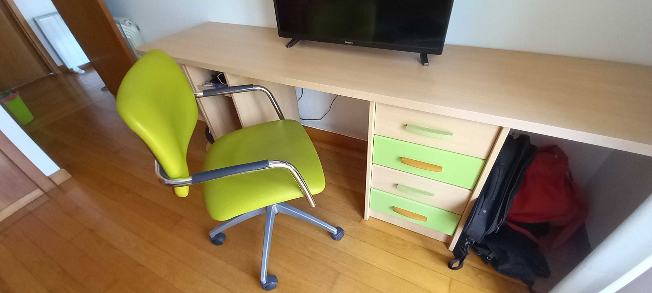 Cama + Secretaria de Quarto