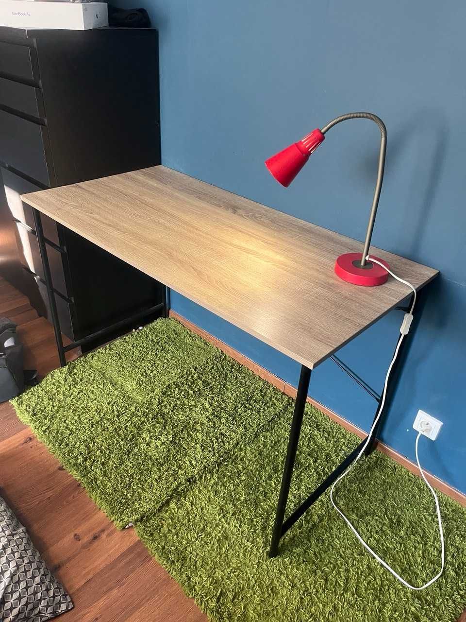 Stół, biurko, stolik